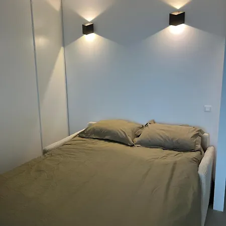 Apartment Face A La